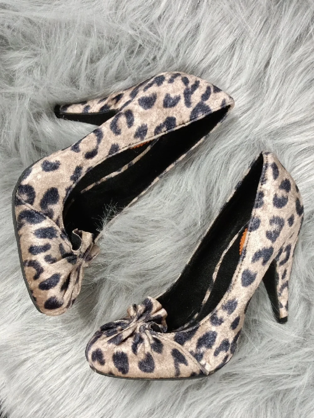 Velvet Leopard Print Pumps Tan Black Round Toe Ruffle